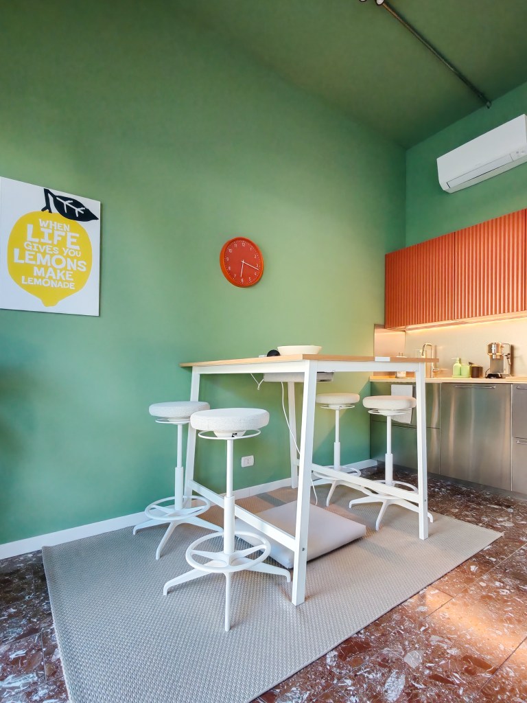 cucina attrezzata coworking Montegrotto